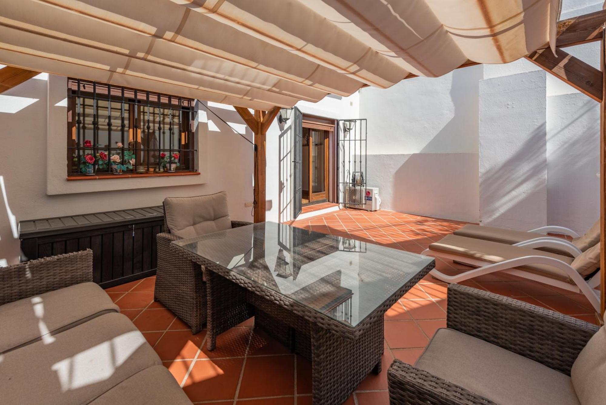 Stylish 3 Bed House 2 Bathrooms, With Patio, Roof Terrace And Communal Pool 5 Minutes Away From The Beautiful Spanish White Village Of Casares Pueblo And Only 20 Mins From The Sea 外观 照片