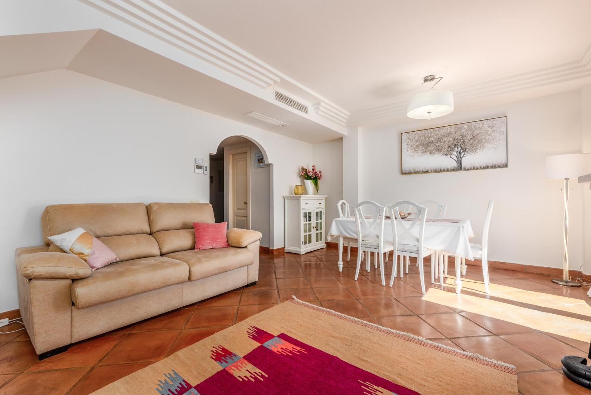 Stylish 3 Bed House 2 Bathrooms, With Patio, Roof Terrace And Communal Pool 5 Minutes Away From The Beautiful Spanish White Village Of Casares Pueblo And Only 20 Mins From The Sea 外观 照片