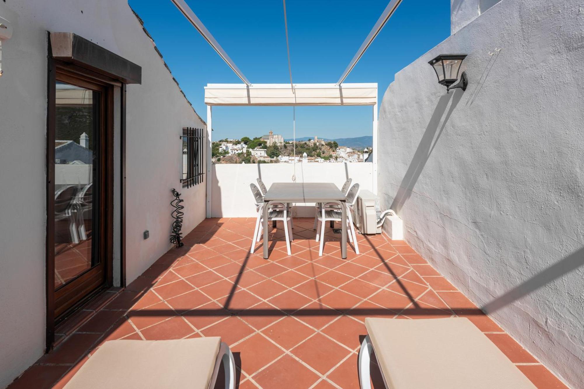 Stylish 3 Bed House 2 Bathrooms, With Patio, Roof Terrace And Communal Pool 5 Minutes Away From The Beautiful Spanish White Village Of Casares Pueblo And Only 20 Mins From The Sea 外观 照片