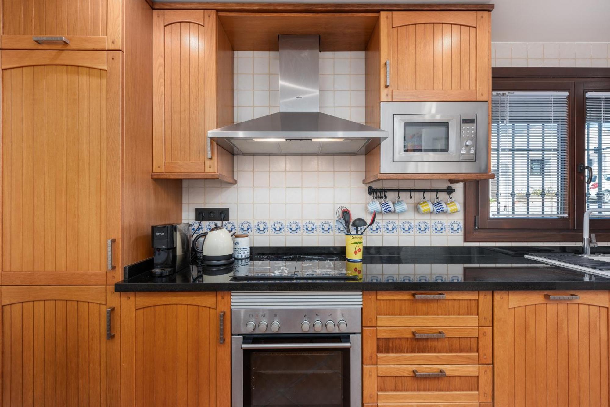 Stylish 3 Bed House 2 Bathrooms, With Patio, Roof Terrace And Communal Pool 5 Minutes Away From The Beautiful Spanish White Village Of Casares Pueblo And Only 20 Mins From The Sea 外观 照片